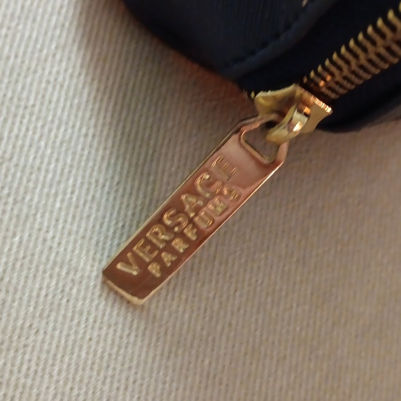 Versace parfums pouch NWOT - Picture 4 of 7